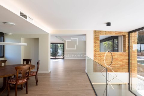 Villa for sale in Tiana, Barcelona, Spain 4 bedrooms, 433 sq.m. No. 150364 - photo 7