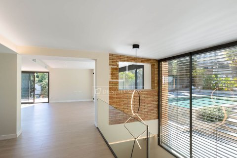 Villa for sale in Tiana, Barcelona, Spain 4 bedrooms, 433 sq.m. No. 150364 - photo 8