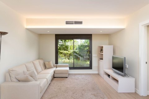 Villa for sale in Tiana, Barcelona, Spain 4 bedrooms, 433 sq.m. No. 150364 - photo 2