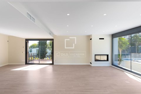 Villa for sale in Tiana, Barcelona, Spain 4 bedrooms, 433 sq.m. No. 150364 - photo 14