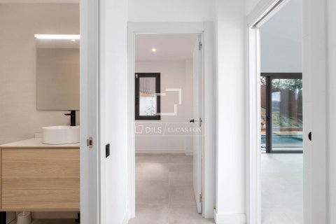 Villa for sale in Vallromanes, Barcelona, Spain 4 bedrooms, 283 sq.m. No. 150368 - photo 15