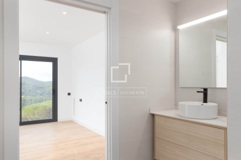 Villa for sale in Vallromanes, Barcelona, Spain 4 bedrooms, 283 sq.m. No. 150368 - photo 28
