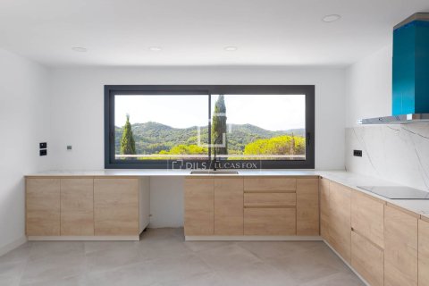 Villa for sale in Vallromanes, Barcelona, Spain 4 bedrooms, 283 sq.m. No. 150368 - photo 5