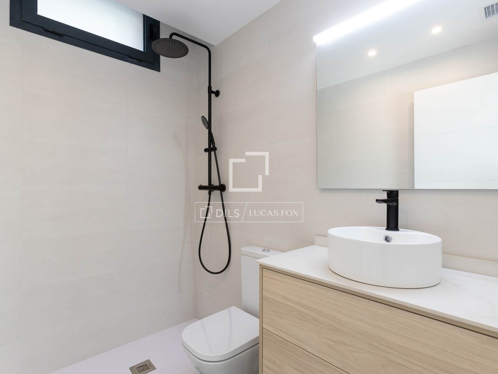 Villa en Vallromanes, Barcelona, España 4 dormitorios, 283 m2 No. 150368