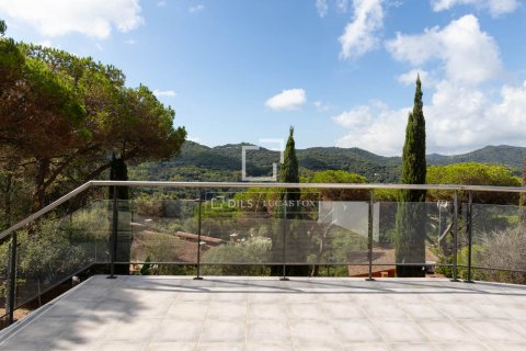 Villa for sale in Vallromanes, Barcelona, Spain 4 bedrooms, 283 sq.m. No. 150368 - photo 8
