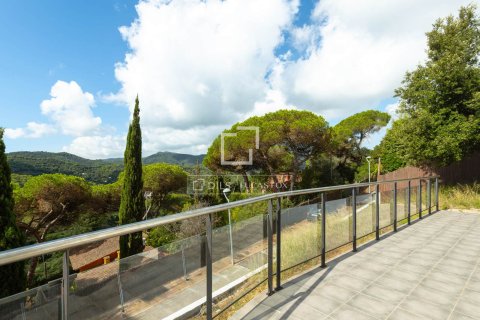 Villa for sale in Vallromanes, Barcelona, Spain 4 bedrooms, 283 sq.m. No. 150368 - photo 9