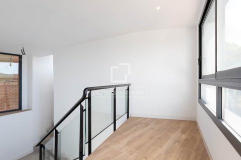 Villa for sale in Vallromanes, Barcelona, Spain 4 bedrooms, 283 sq.m. No. 150368 - photo 25