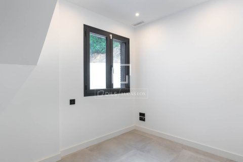 Villa for sale in Vallromanes, Barcelona, Spain 4 bedrooms, 283 sq.m. No. 150368 - photo 22