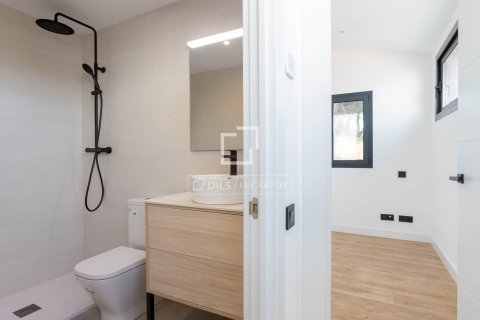 Villa for sale in Vallromanes, Barcelona, Spain 4 bedrooms, 283 sq.m. No. 150368 - photo 20