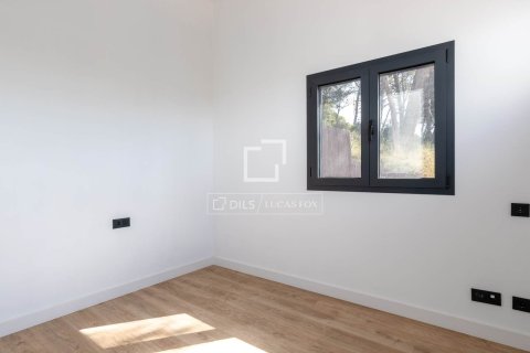 Villa for sale in Vallromanes, Barcelona, Spain 4 bedrooms, 283 sq.m. No. 150368 - photo 24