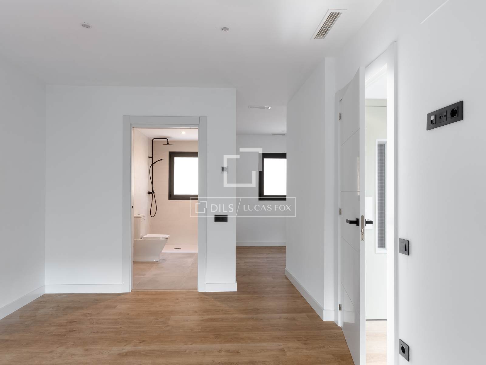 Villa en Vallromanes, Barcelona, España 4 dormitorios, 283 m2 No. 150368