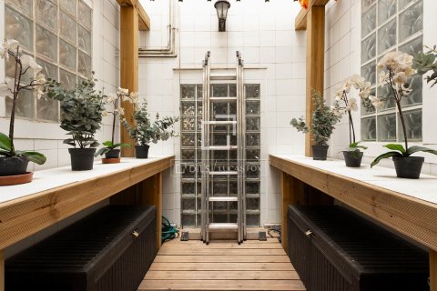 Lägenhet till salu i Barcelona, Spanien 1 sovrum, 85 kvm. Nr. 150366 - foto 27