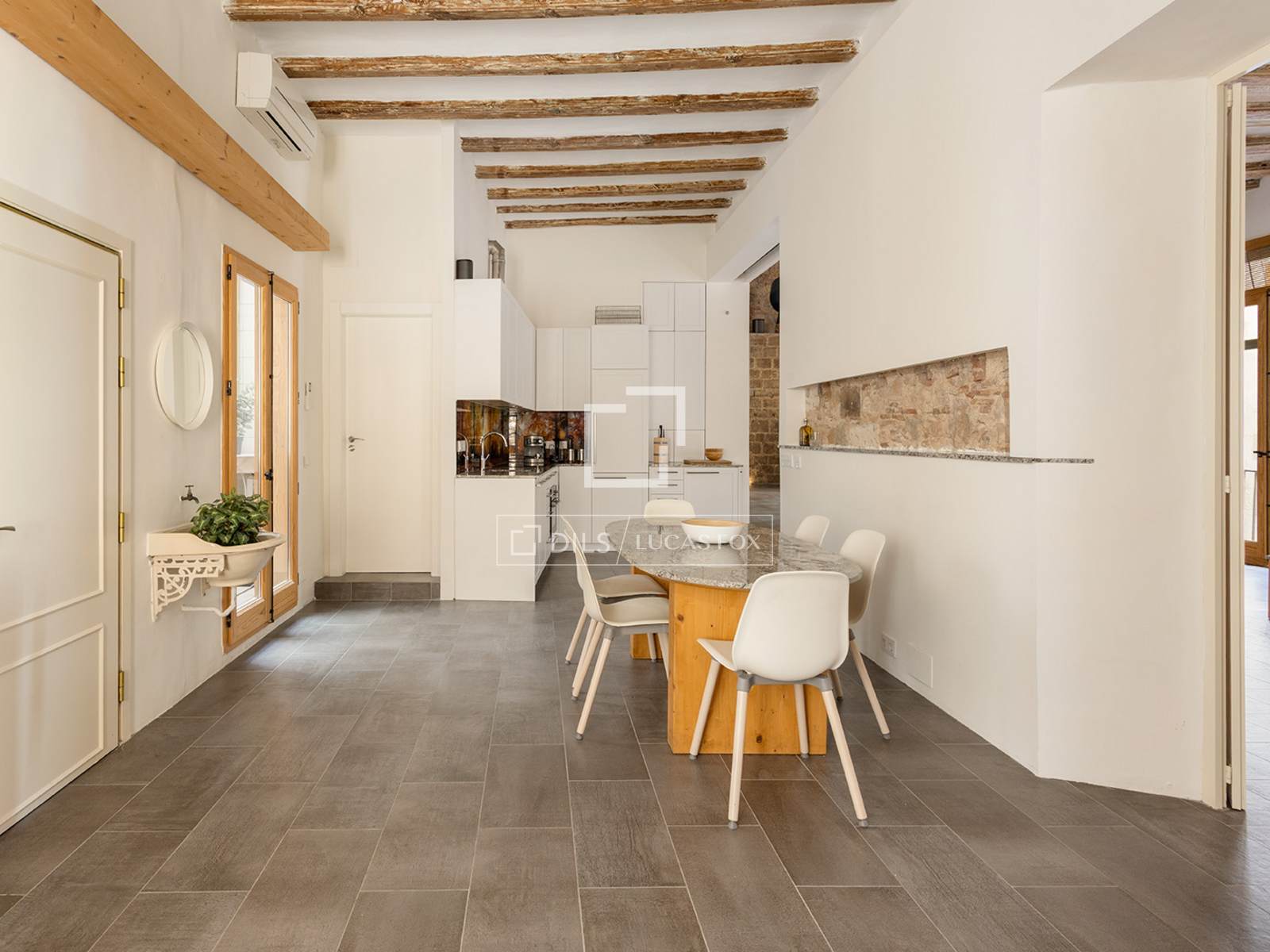 Huoneisto Barcelona, Espanja 1 makuuhuone, 85 m2 No. 150366