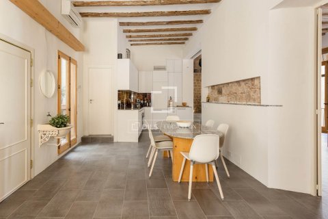 Lägenhet till salu i Barcelona, Spanien 1 sovrum, 85 kvm. Nr. 150366 - foto 2