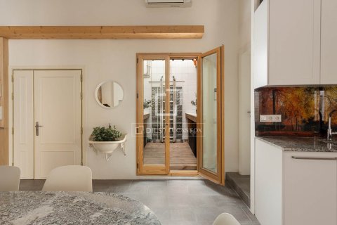 Lägenhet till salu i Barcelona, Spanien 1 sovrum, 85 kvm. Nr. 150366 - foto 25