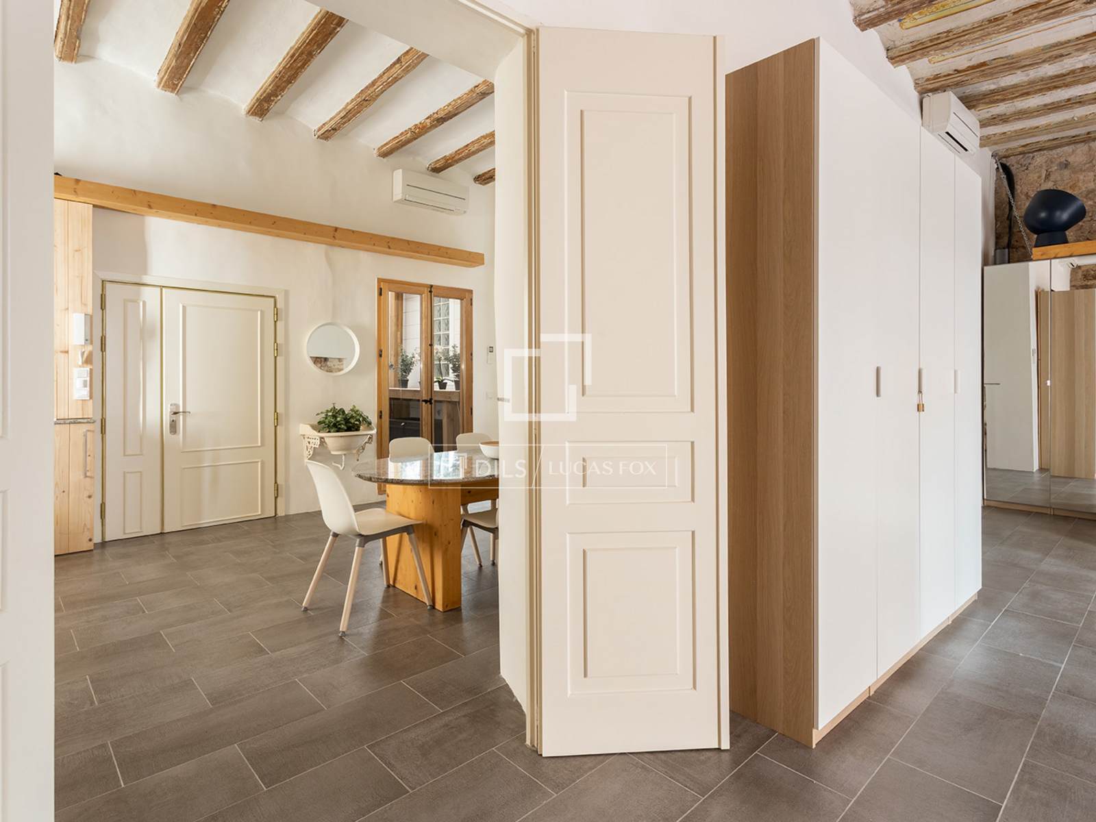 Huoneisto Barcelona, Espanja 1 makuuhuone, 85 m2 No. 150366
