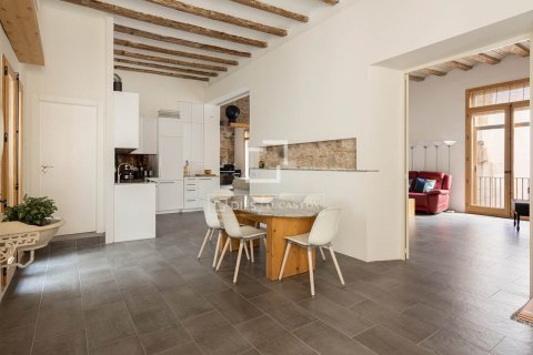 Lägenhet till salu i Barcelona, Spanien 1 sovrum, 85 kvm. Nr. 150366 - foto 3