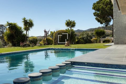 Villa for sale in Alella, Barcelona, Spain 4 bedrooms, 373 sq.m. No. 150369 - photo 5