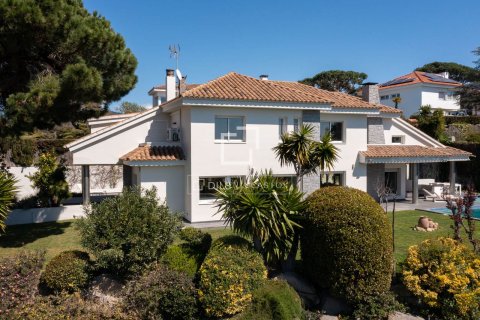 Villa for sale in Alella, Barcelona, Spain 4 bedrooms, 373 sq.m. No. 150369 - photo 2