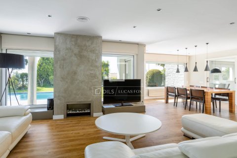 Villa for sale in Alella, Barcelona, Spain 4 bedrooms, 373 sq.m. No. 150369 - photo 15