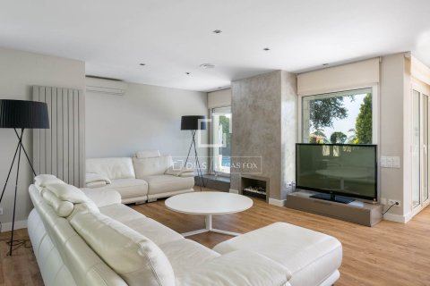 Villa for sale in Alella, Barcelona, Spain 4 bedrooms, 373 sq.m. No. 150369 - photo 16