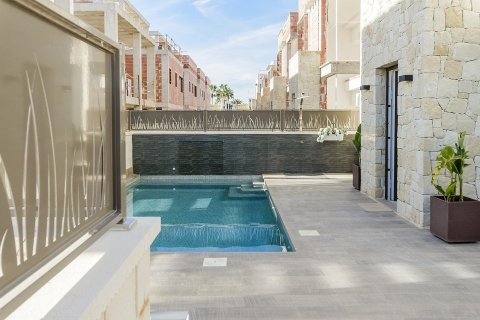 Villa till salu i La Herrada, Alicante, Spanien 3 sovrum, 116 kvm. Nr. 75328 - foto 2