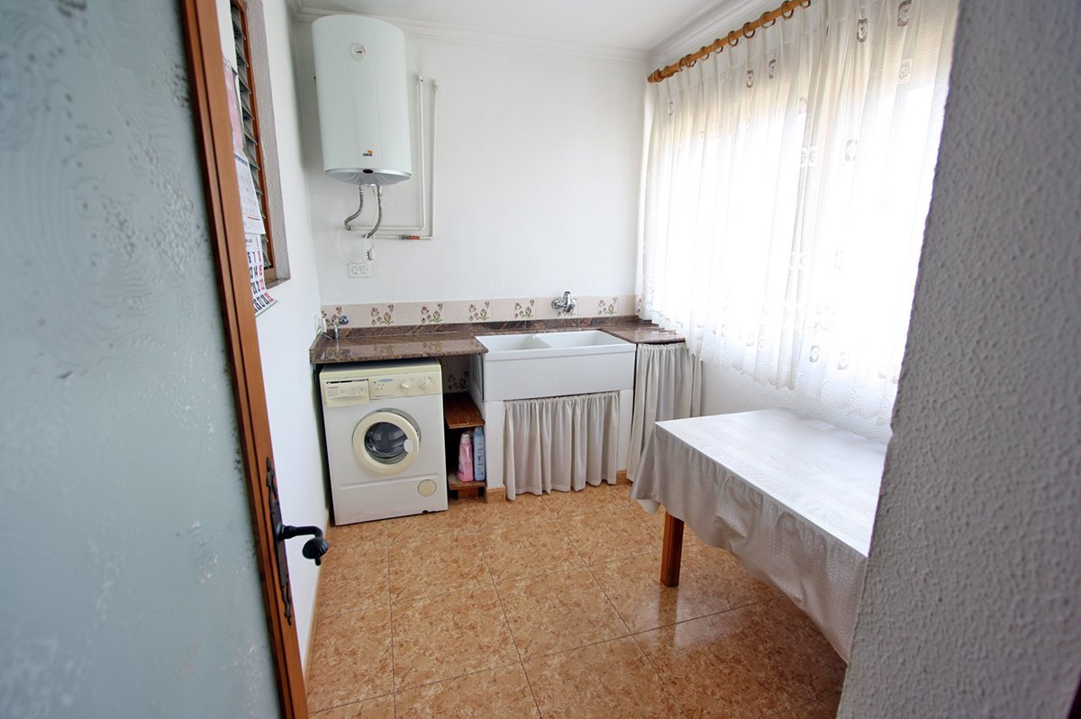 Villa i Els Poblets, Alicante, Spanien 6 sovrum, 460 kvm. Nr. 80462