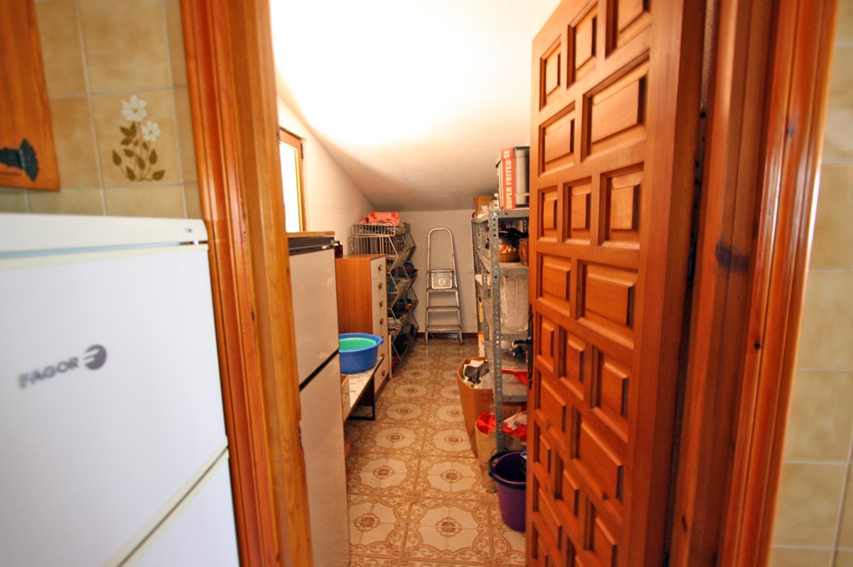 Villa i Els Poblets, Alicante, Spanien 6 sovrum, 460 kvm. Nr. 80462