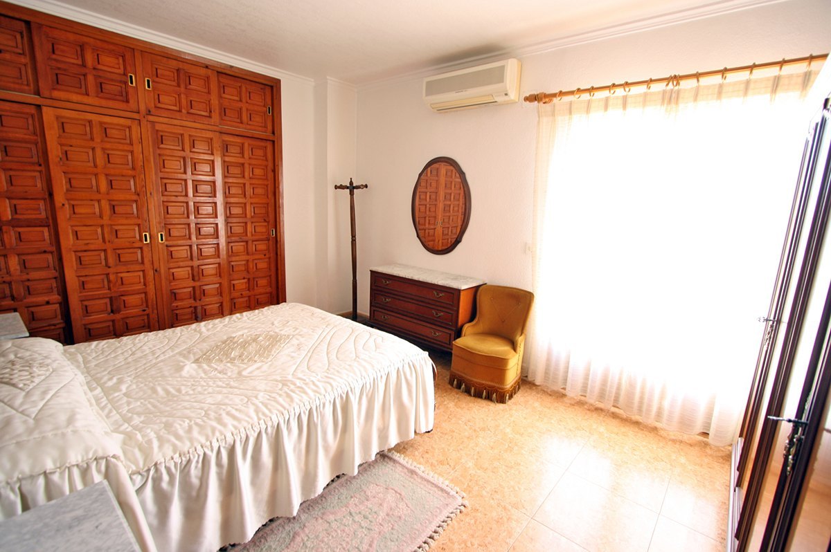Villa i Els Poblets, Alicante, Spanien 6 sovrum, 460 kvm. Nr. 80462