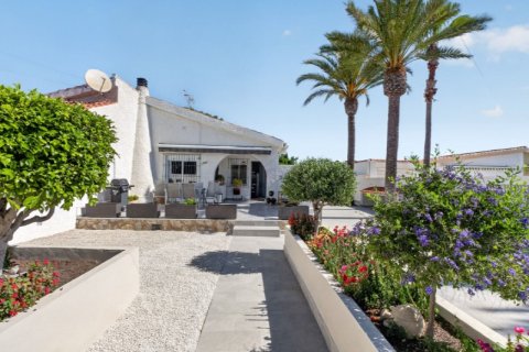 Villa till salu i Torrevieja, Alicante, Spanien 3 sovrum, Nr. 189360 - foto 2