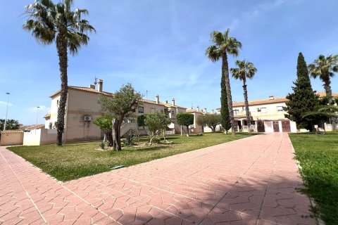 Bungalow w Torrevieja, Alicante, Hiszpania 2 sypialnie, 55 mkw. nr 189362 – zdjęcie 20