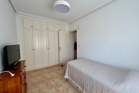 Villa till salu i Torrevieja, Alicante, Spanien 3 sovrum, 115 kvm. Nr. 189358 - foto 23