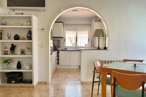 Villa till salu i Torrevieja, Alicante, Spanien 3 sovrum, 115 kvm. Nr. 189358 - foto 14