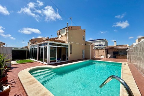 Villa in Torrevieja, Alicante, Spain 3 bedrooms, 115 sq.m. No. 189358
