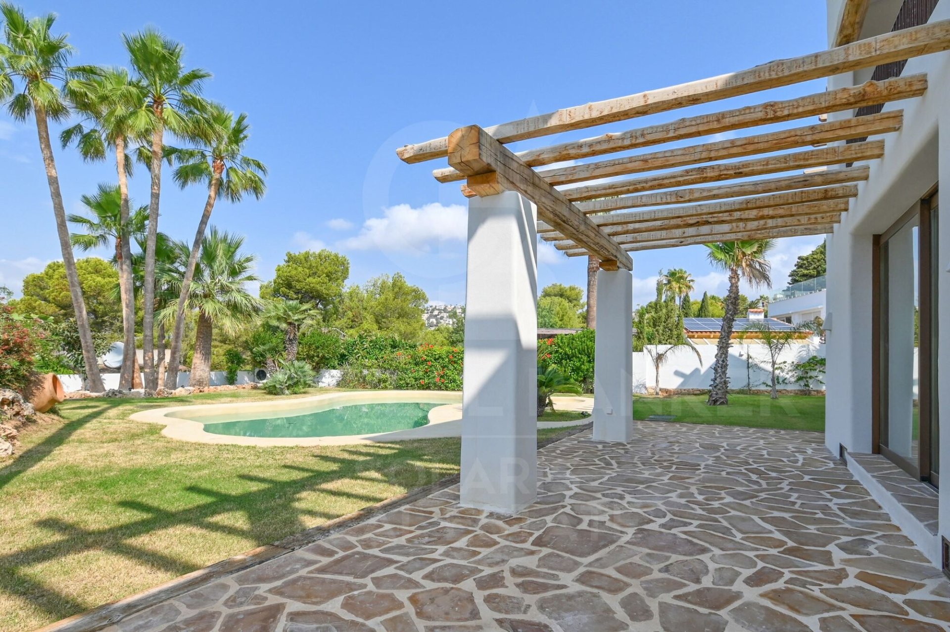 Villa a Benissa, Alicante, Spagna 5 camere da letto, 550 mq. N° 179147