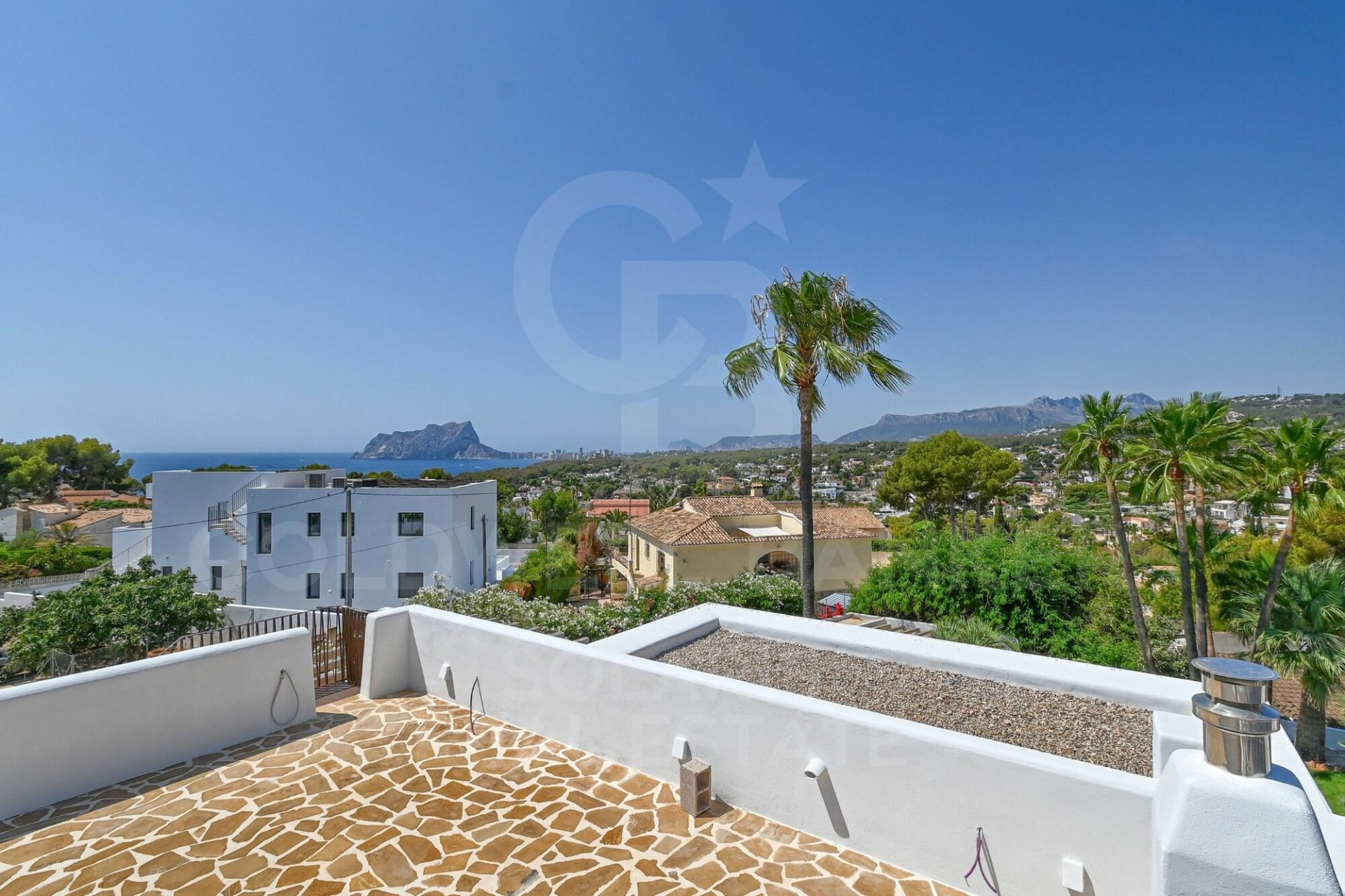 Villa a Benissa, Alicante, Spagna 5 camere da letto, 550 mq. N° 179147