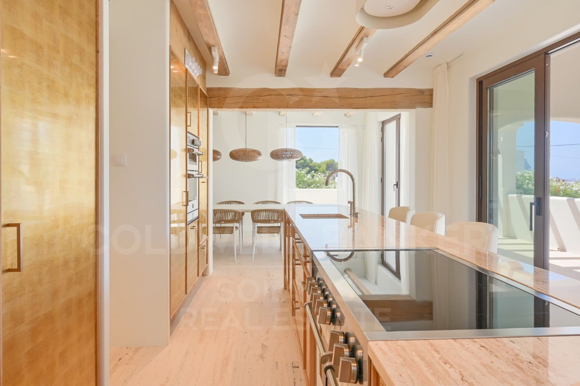 Villa a Benissa, Alicante, Spagna 5 camere da letto, 550 mq. N° 179147