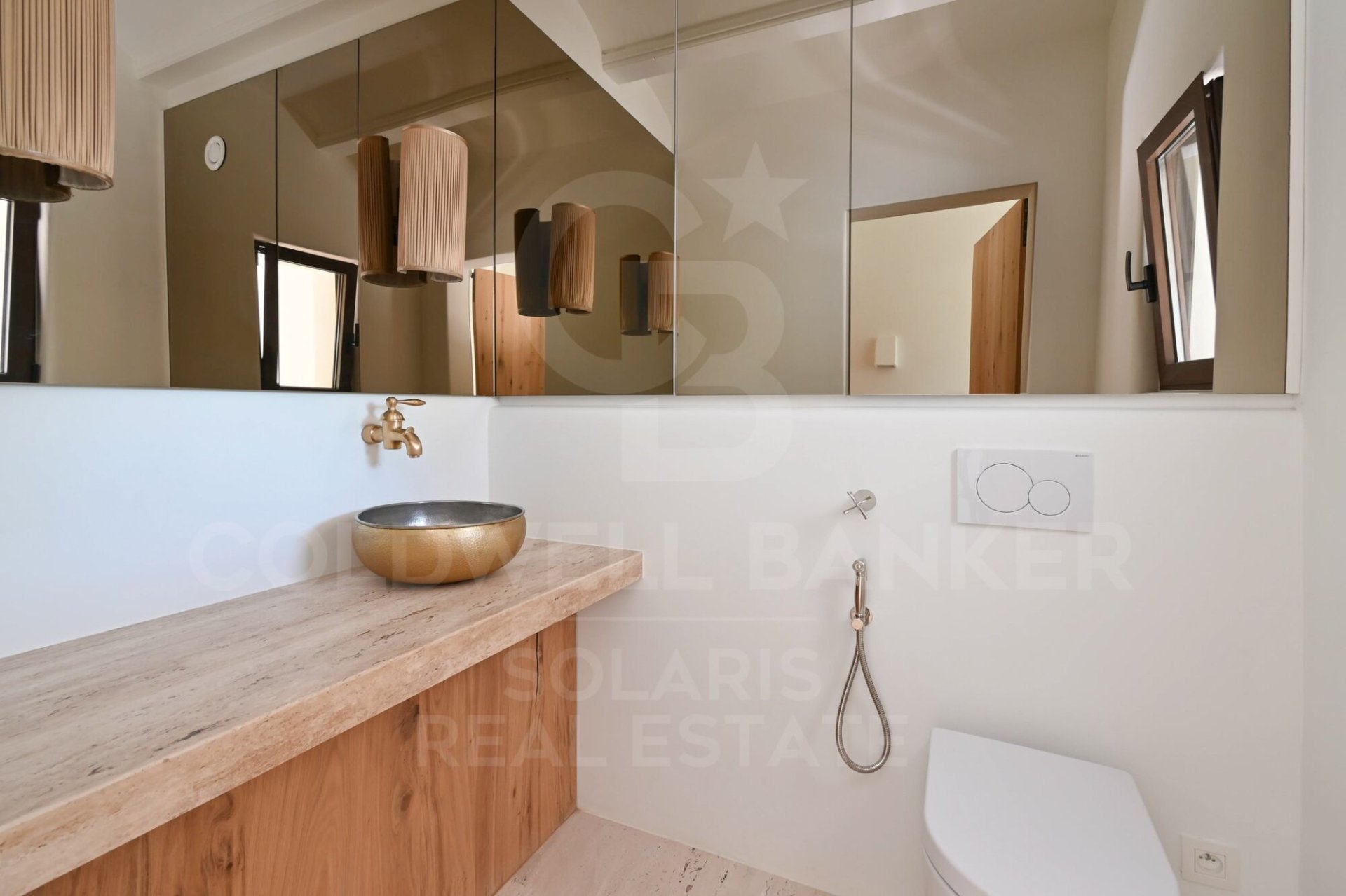 Villa a Benissa, Alicante, Spagna 5 camere da letto, 550 mq. N° 179147