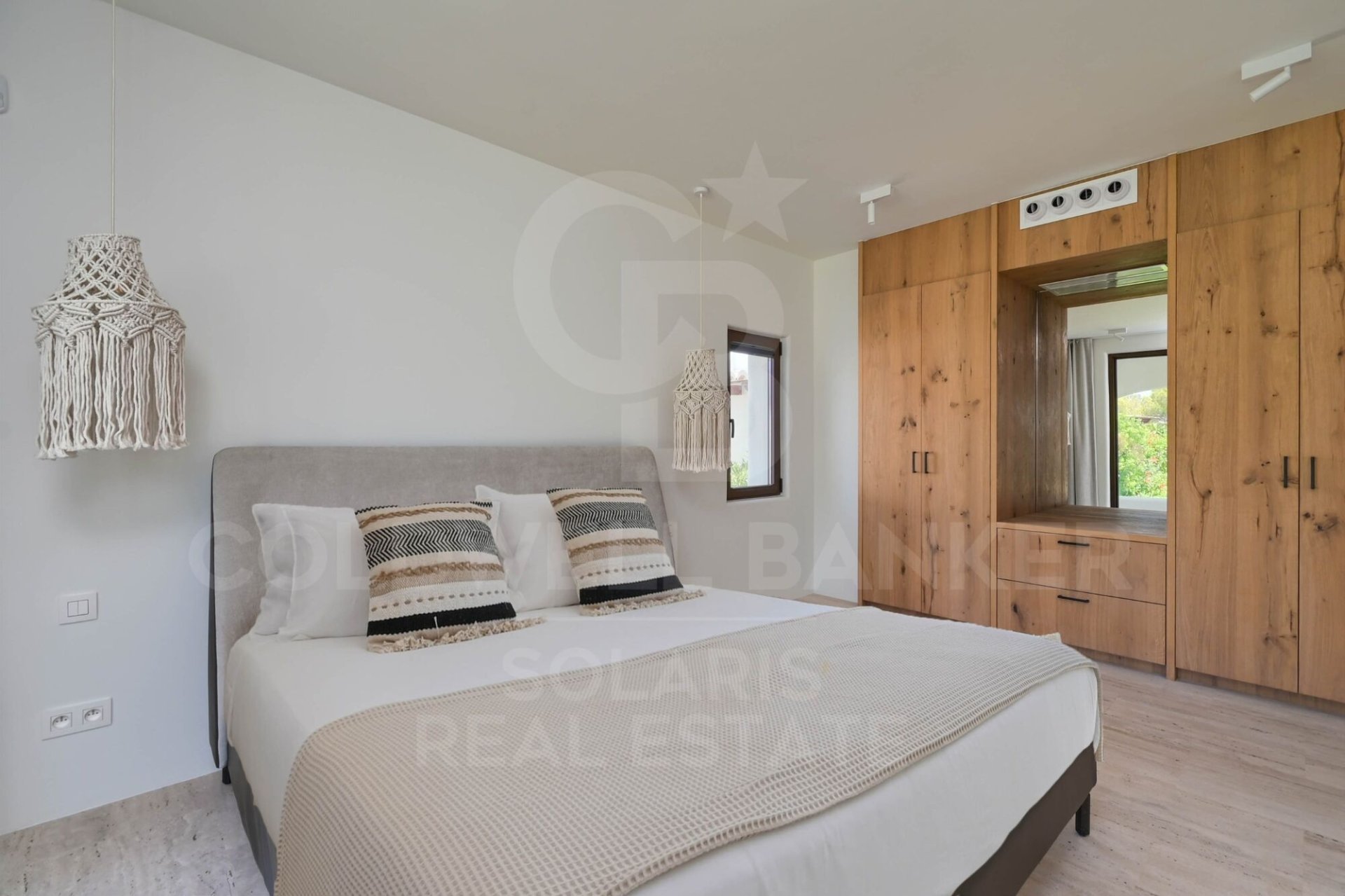 Villa a Benissa, Alicante, Spagna 5 camere da letto, 550 mq. N° 179147