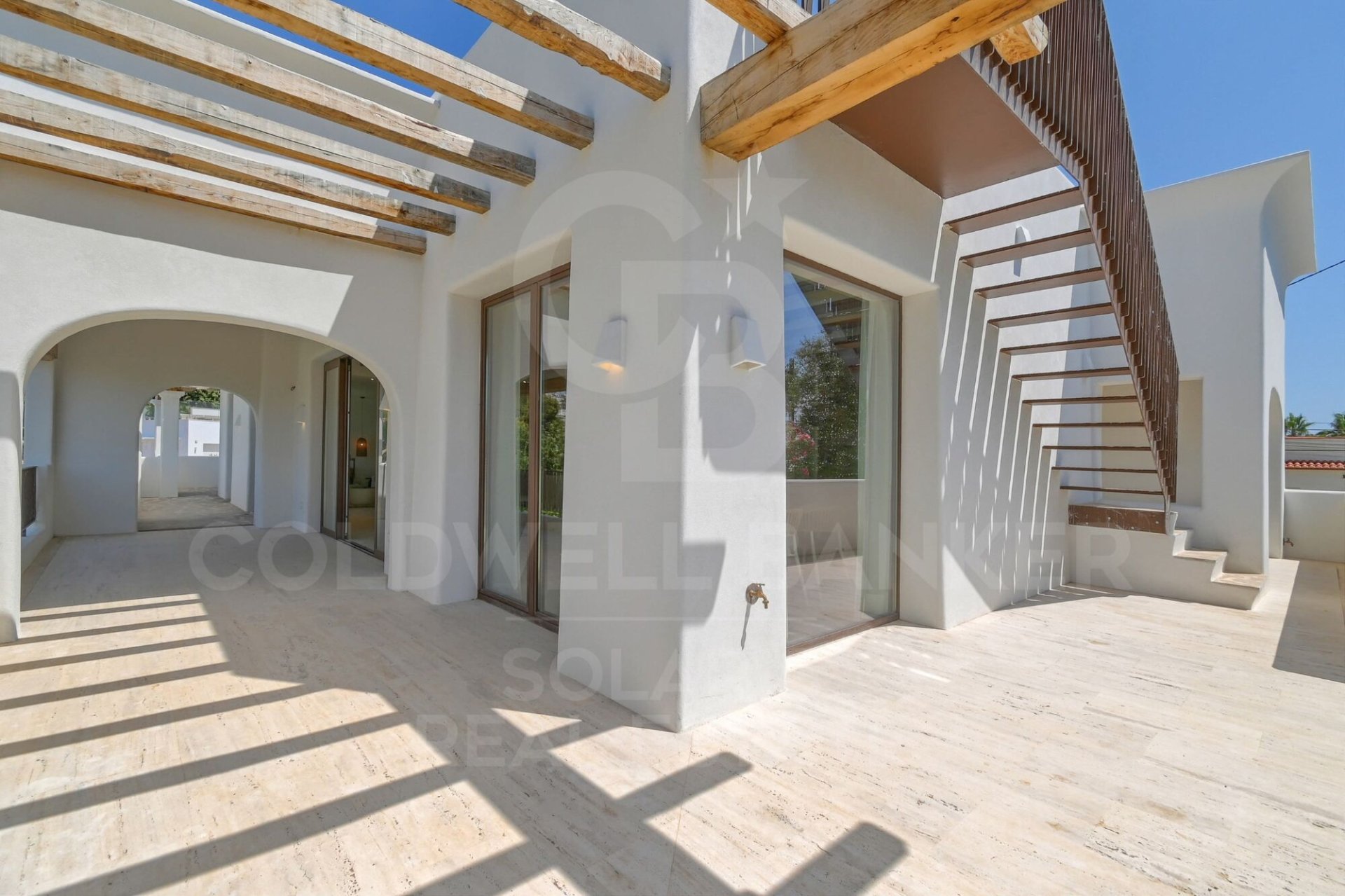 Villa a Benissa, Alicante, Spagna 5 camere da letto, 550 mq. N° 179147