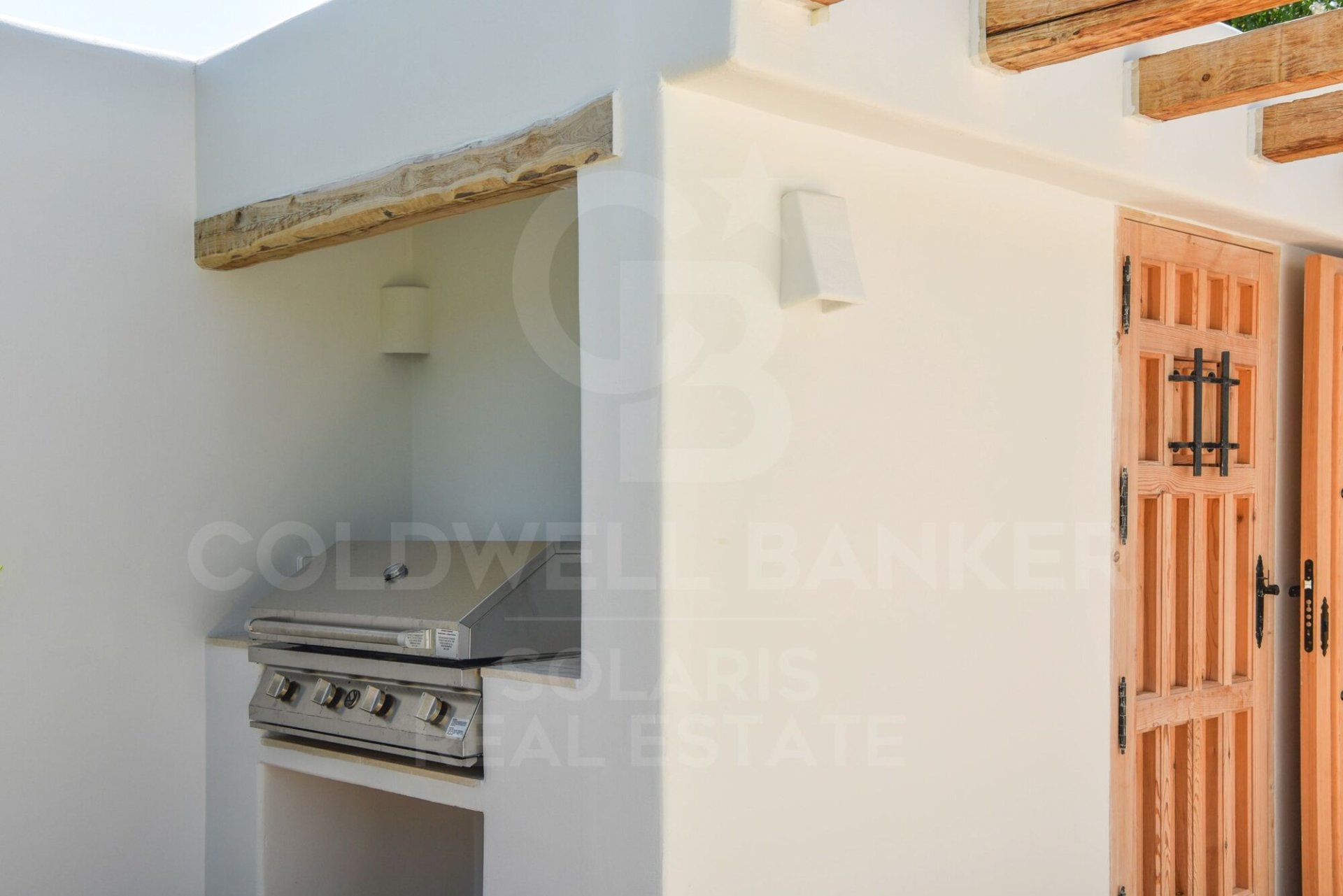 Villa a Benissa, Alicante, Spagna 5 camere da letto, 550 mq. N° 179147
