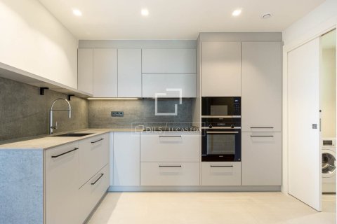 Apartment à vendre à Barcelona, Espagne, 2 chambres, 93 m2 No. 150500 - photo 4