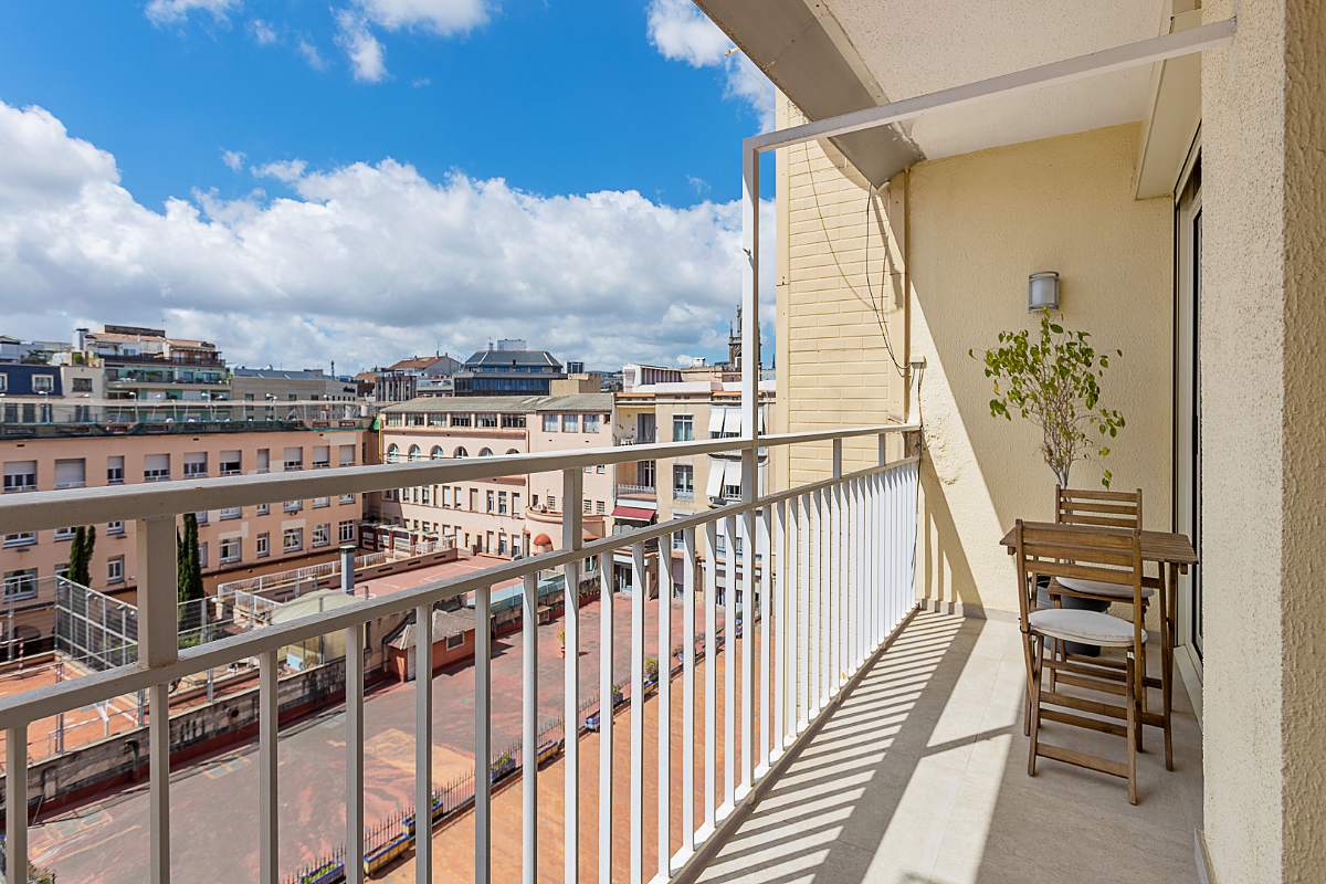 Apartament w L'Eixample, Barcelona, Hiszpania 4 sypialnie, 193 mkw. nr 67372