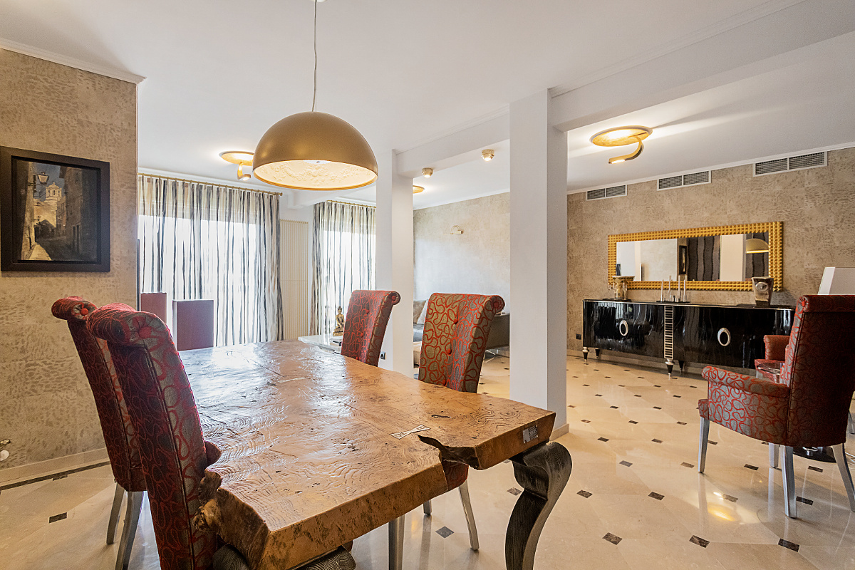 Apartament w L'Eixample, Barcelona, Hiszpania 4 sypialnie, 193 mkw. nr 67372
