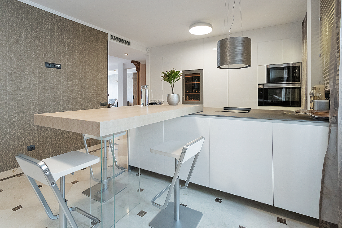 Apartament w L'Eixample, Barcelona, Hiszpania 4 sypialnie, 193 mkw. nr 67372