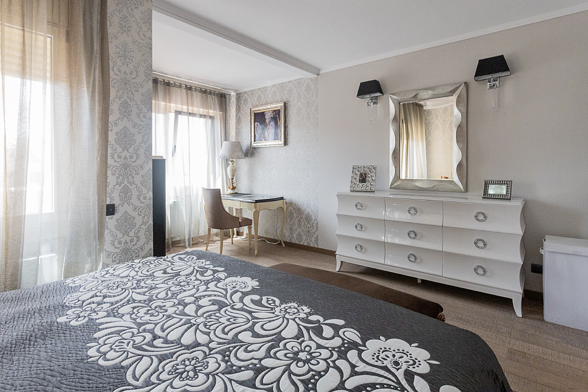 Apartament w L'Eixample, Barcelona, Hiszpania 4 sypialnie, 193 mkw. nr 67372