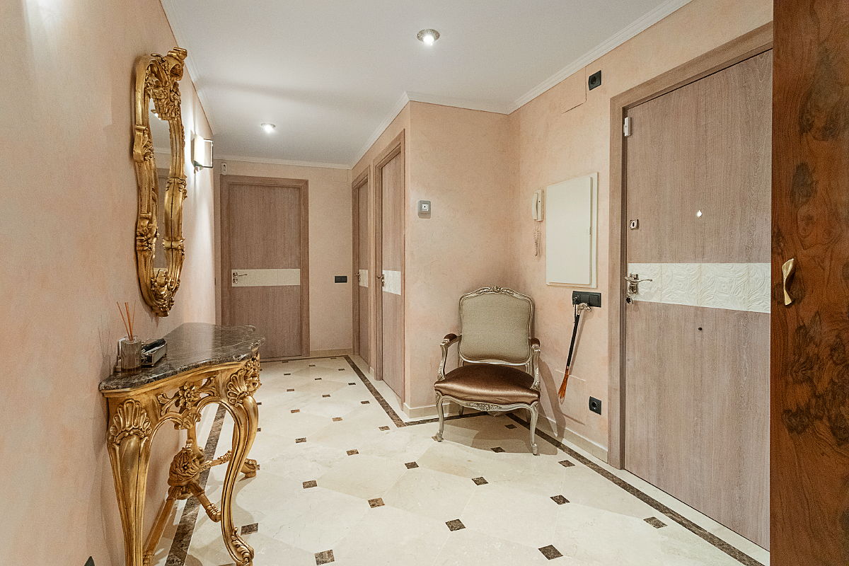 Apartament w L'Eixample, Barcelona, Hiszpania 4 sypialnie, 193 mkw. nr 67372