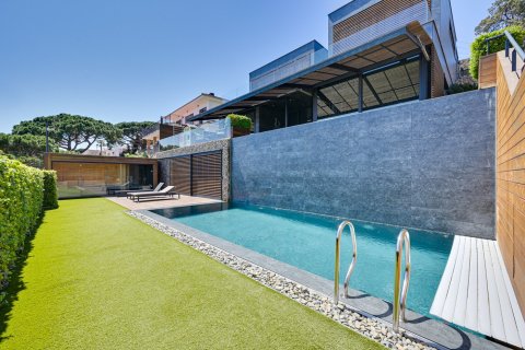 Villa for sale in Lloret de Mar, Girona, Spain 6 bedrooms, 561 sq.m. No. 180609 - photo 7