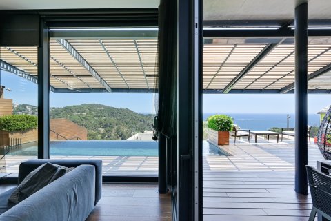 Villa for sale in Lloret de Mar, Girona, Spain 6 bedrooms, 561 sq.m. No. 180609 - photo 16
