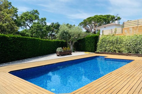 Villa zum Verkauf in Lloret de Mar, Girona, Spanien 3 Schlafzimmer, 245 m2 Nr. 180611 - Foto 6